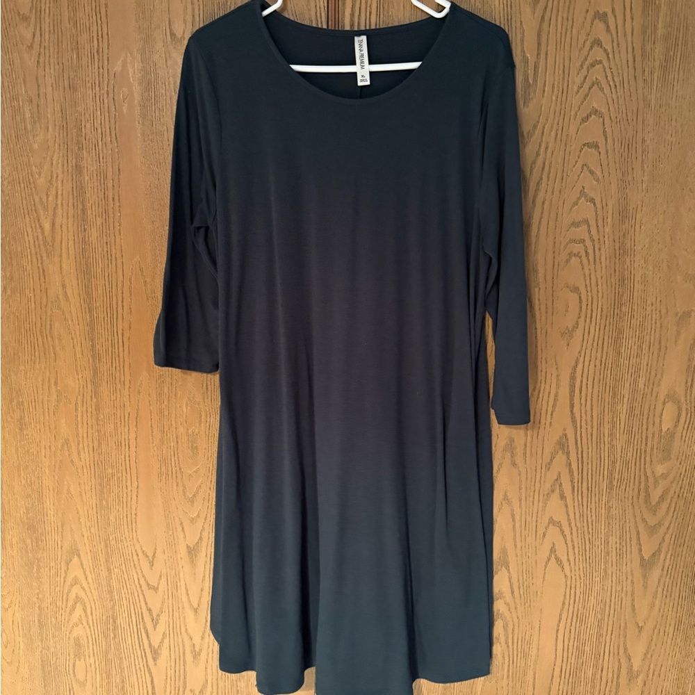 Elegant Black Midi Dress